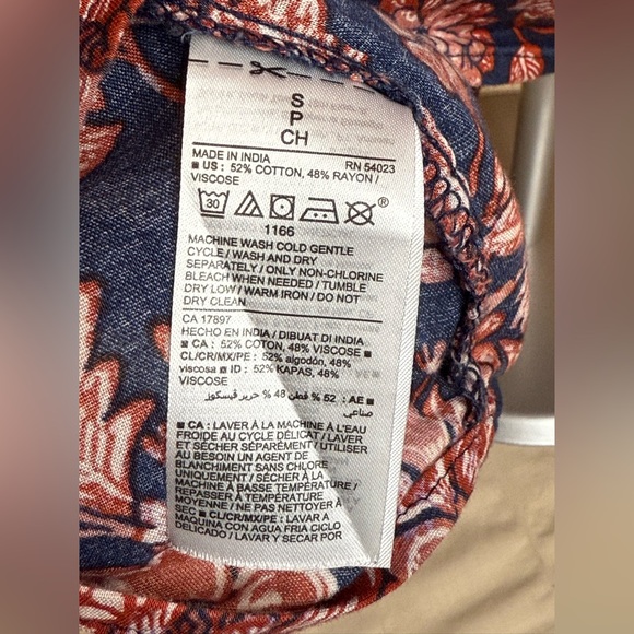 Old Navy cap sleeve top - Picture 7 of 7